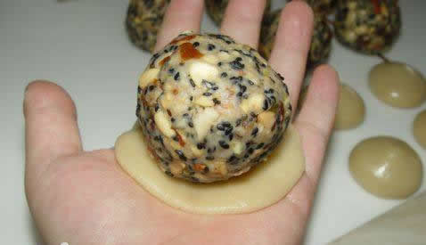 欧美佳教你做五仁月饼