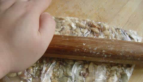 欧美佳教你做五仁月饼