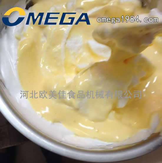 倒入蛋白中，充分的